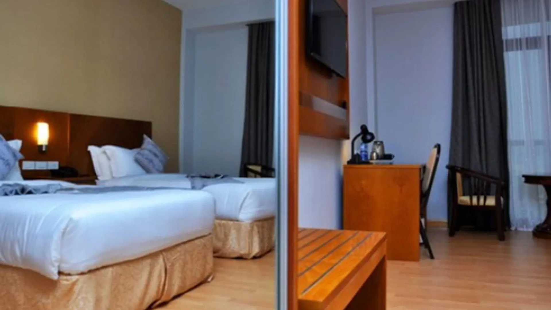 Azzeman Hotel